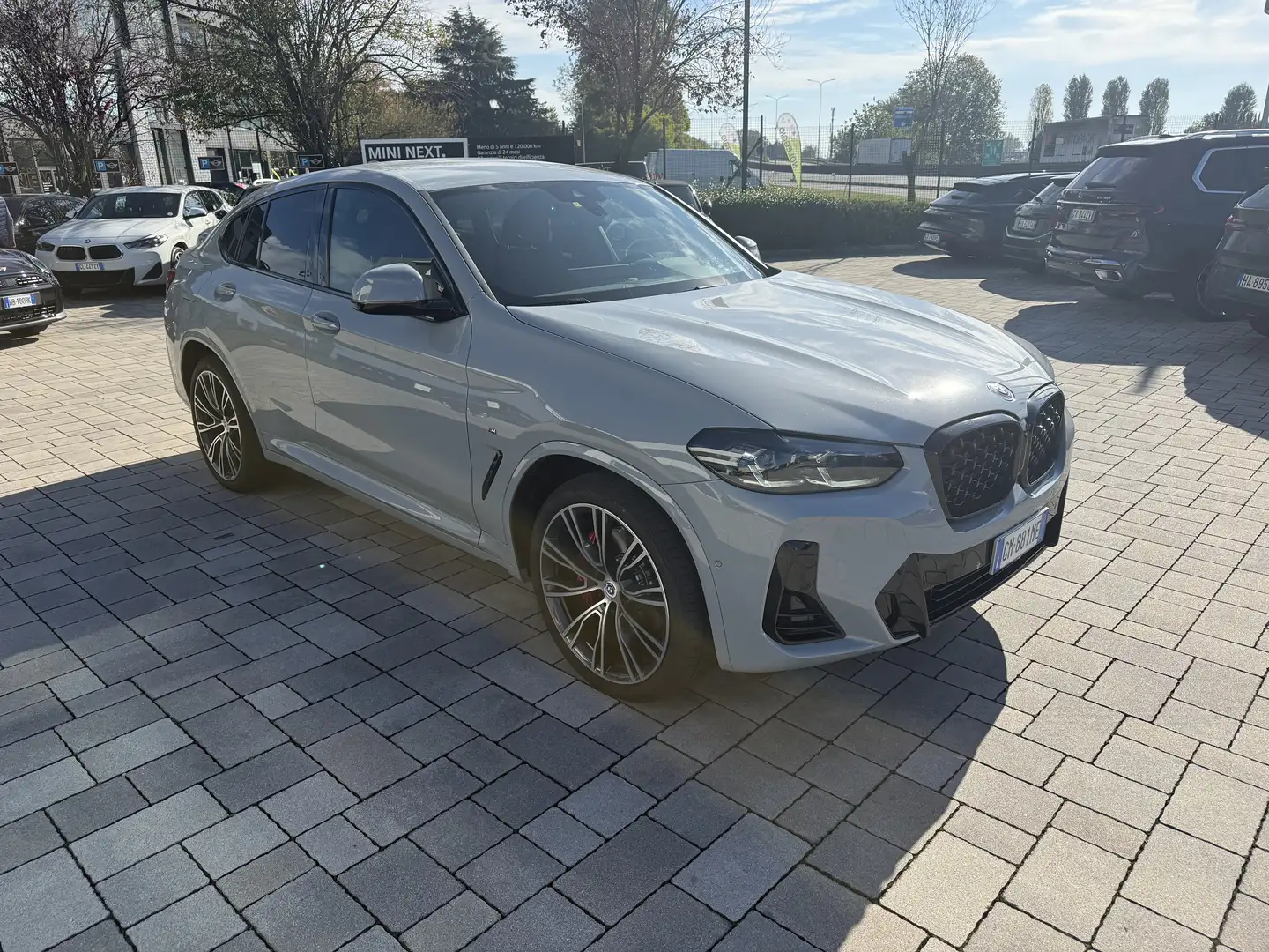 BMW X4 xdrive20d mhev 48V Msport auto Grau - 2