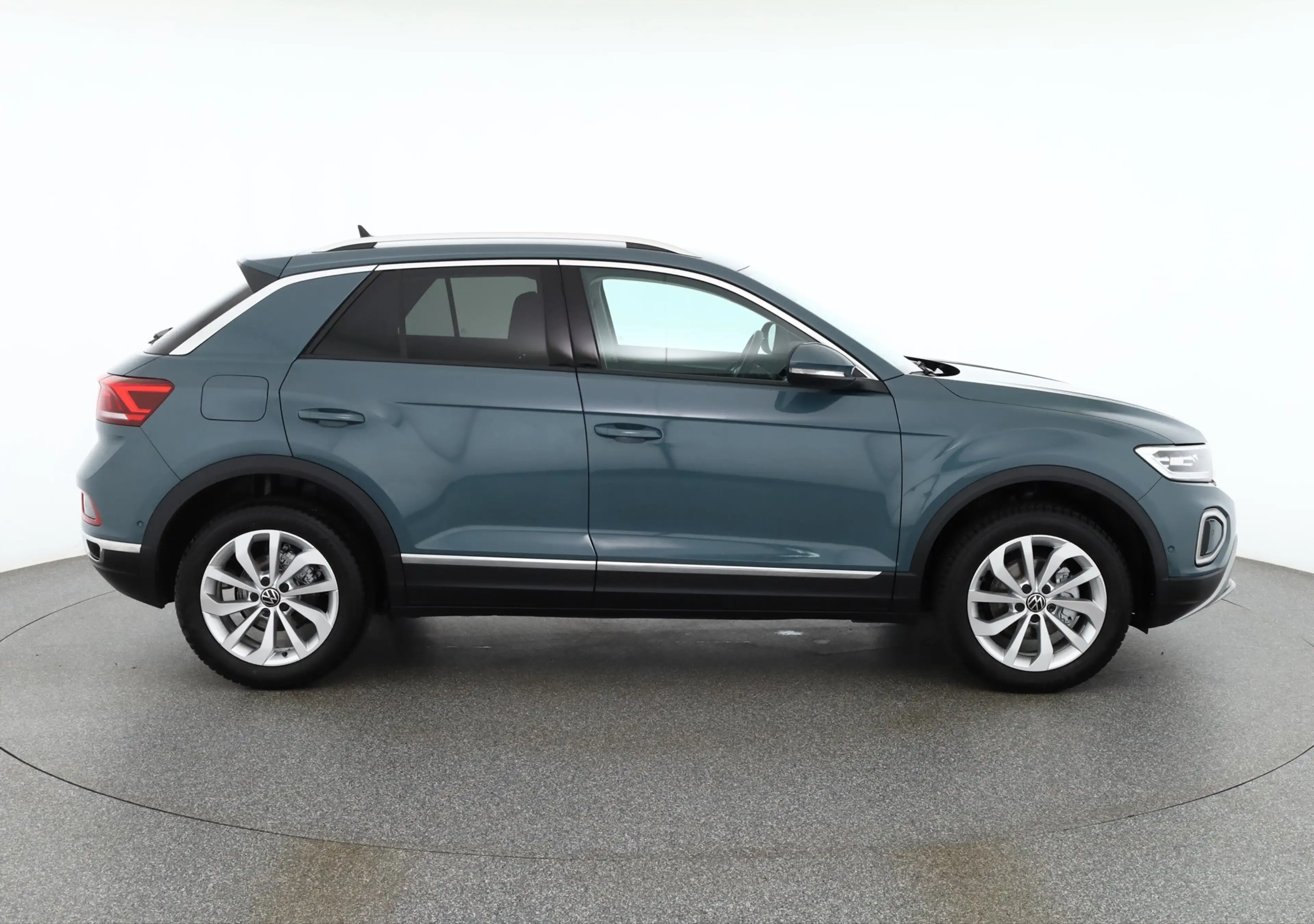 Volkswagen T-Roc 1.5 TSI DSG Matrix ACC Kamera — photo 6
