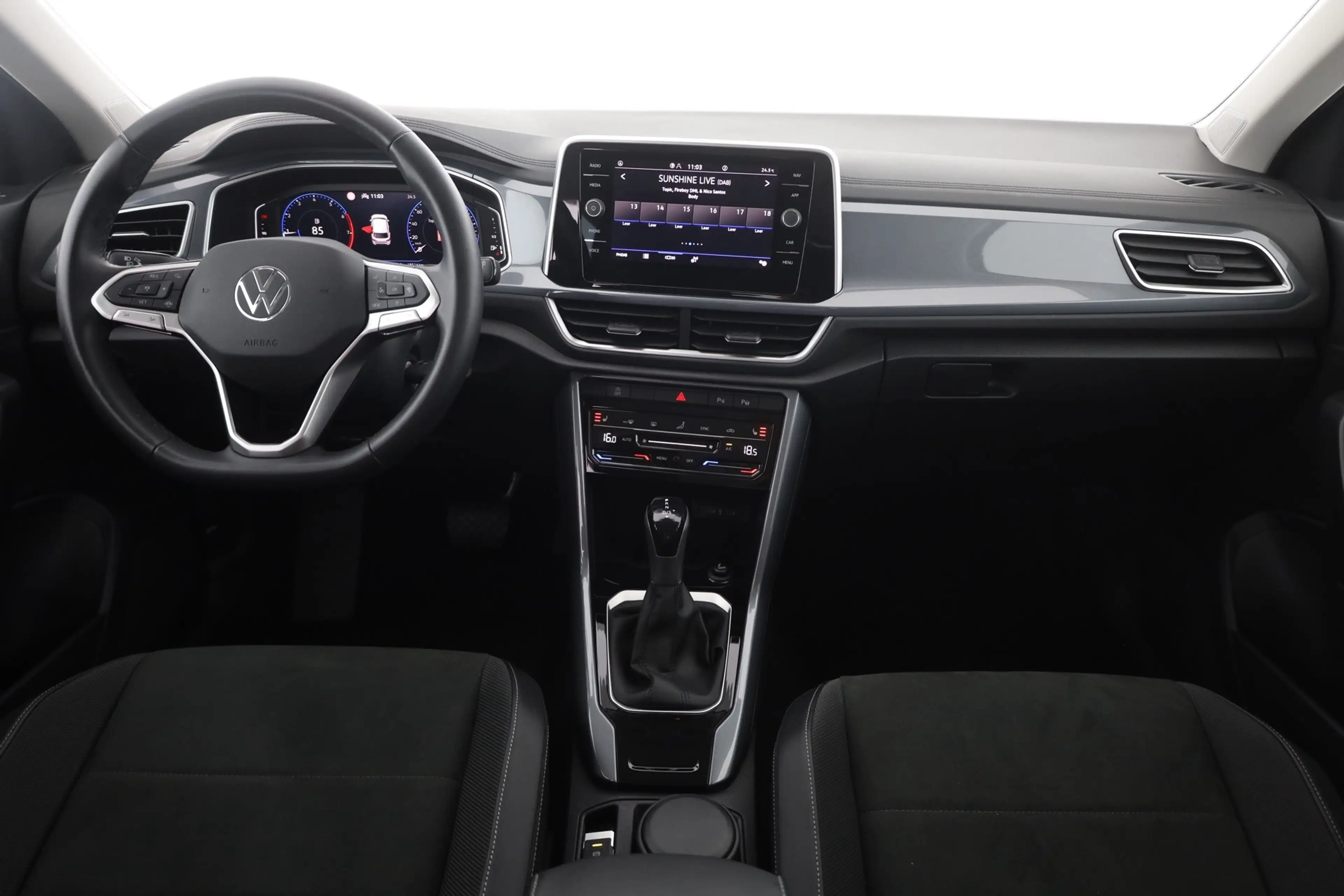 Volkswagen T-Roc 1.5 TSI DSG Matrix ACC Kamera — photo 9