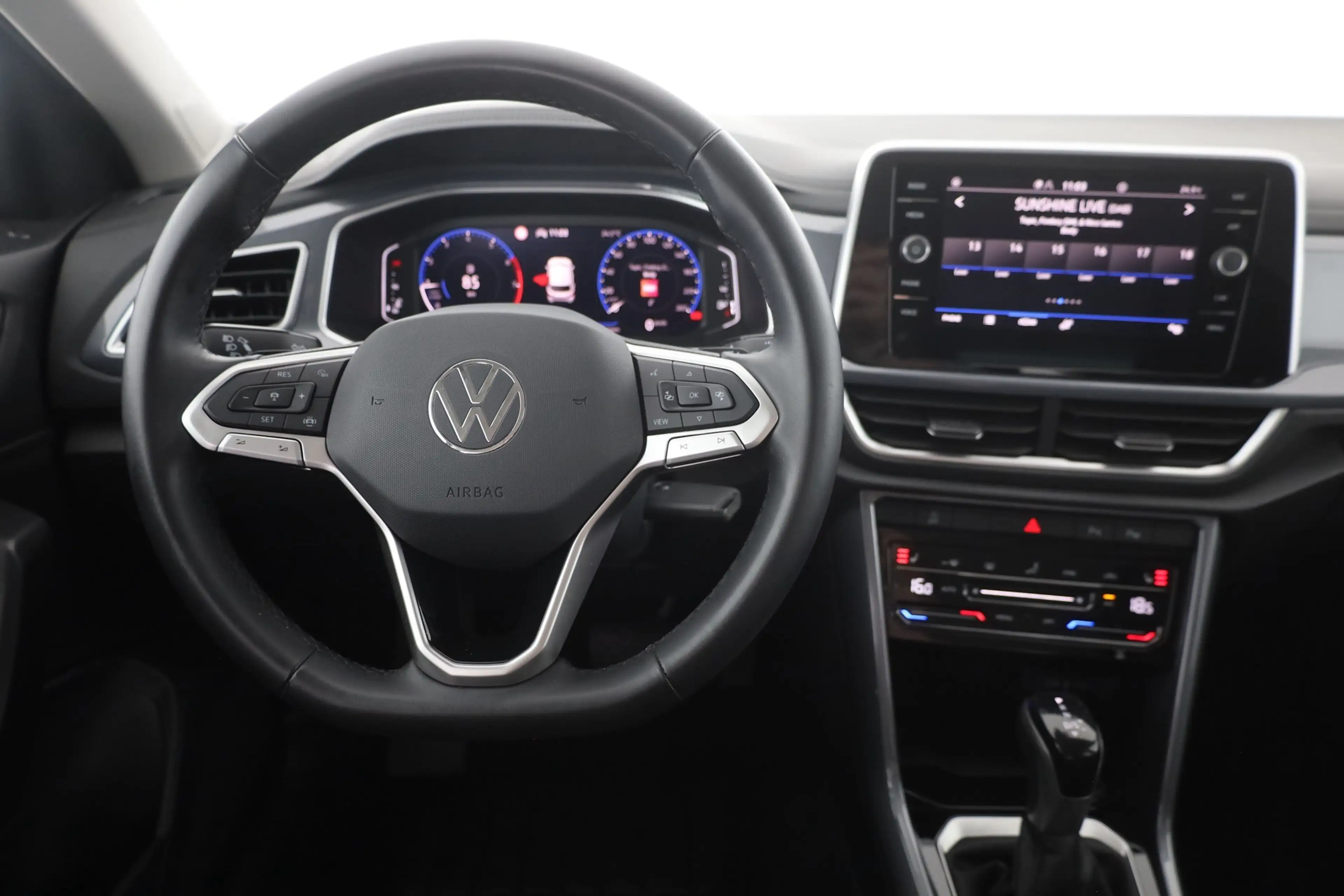 Volkswagen T-Roc 1.5 TSI DSG Matrix ACC Kamera — photo 10