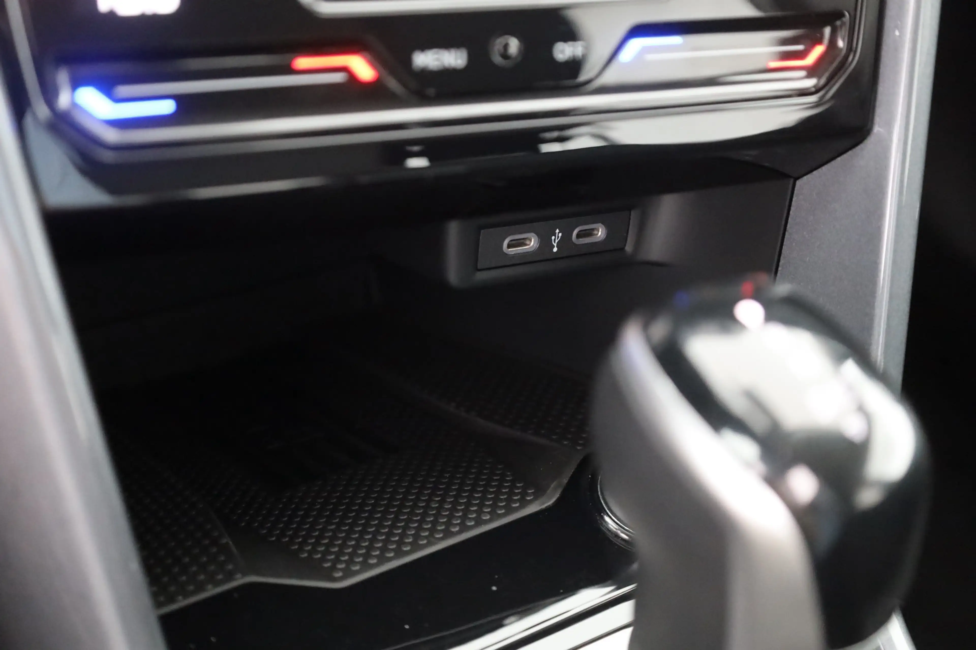 Volkswagen T-Roc 1.5 TSI DSG Matrix ACC Kamera — photo 13