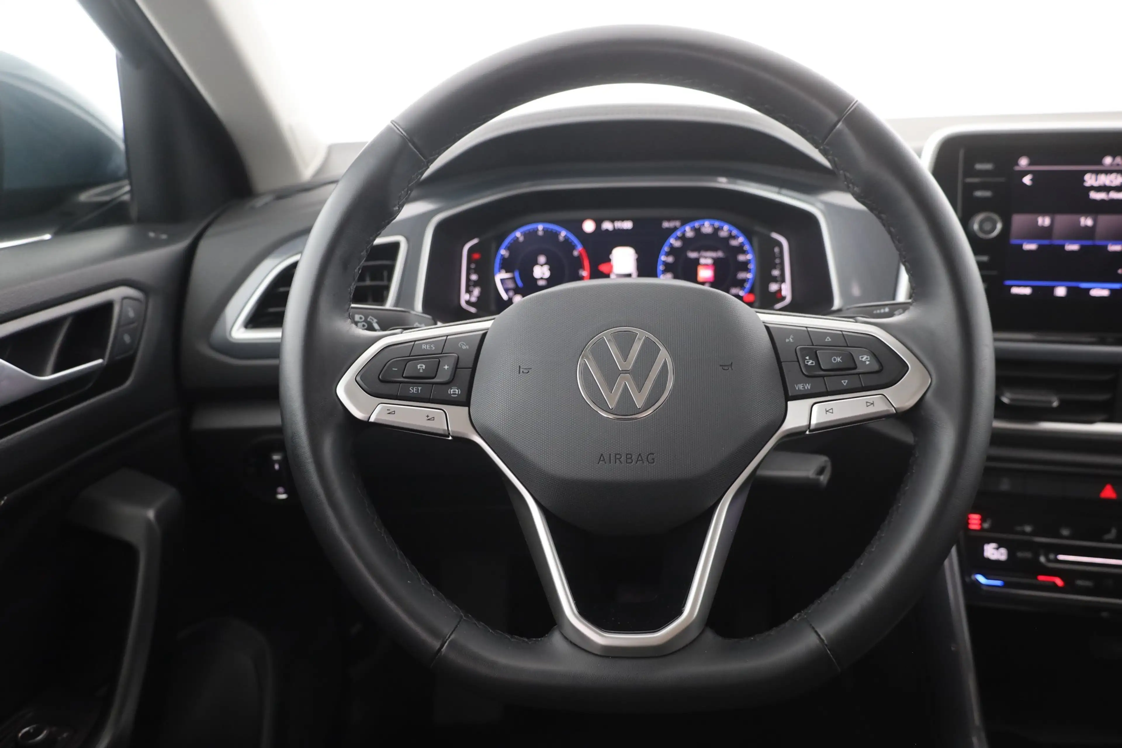 Volkswagen T-Roc 1.5 TSI DSG Matrix ACC Kamera — photo 15