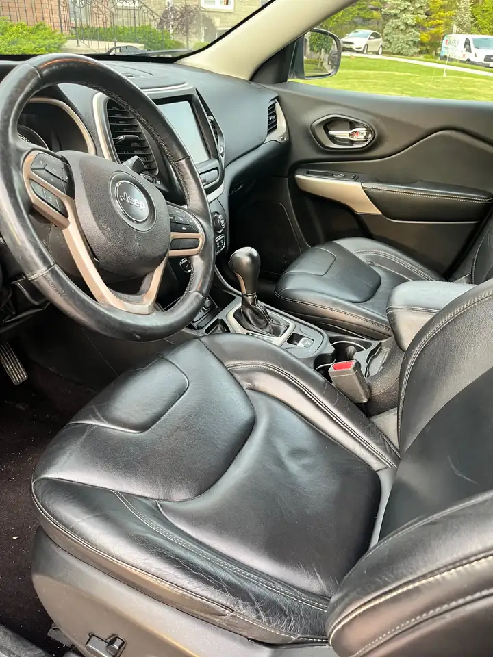 Jeep Cherokee photo Jeep Cherokee