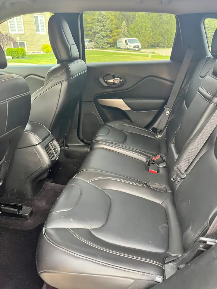 Jeep Cherokee photo Jeep Cherokee
