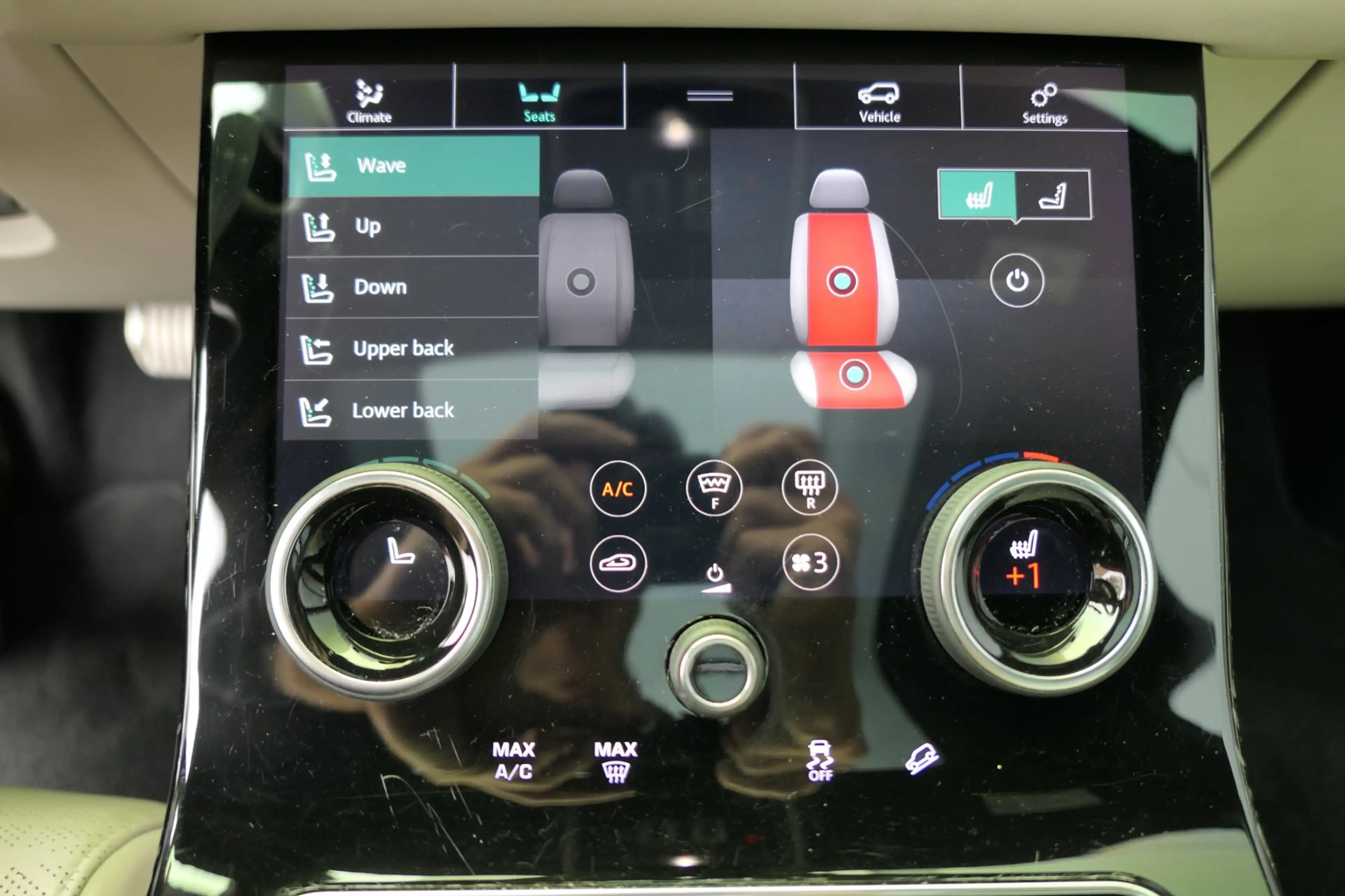 Land Rover Range Rover Velar 3.0 V6 SC AWD First Edition Luchtvering Panorama S — photo 11
