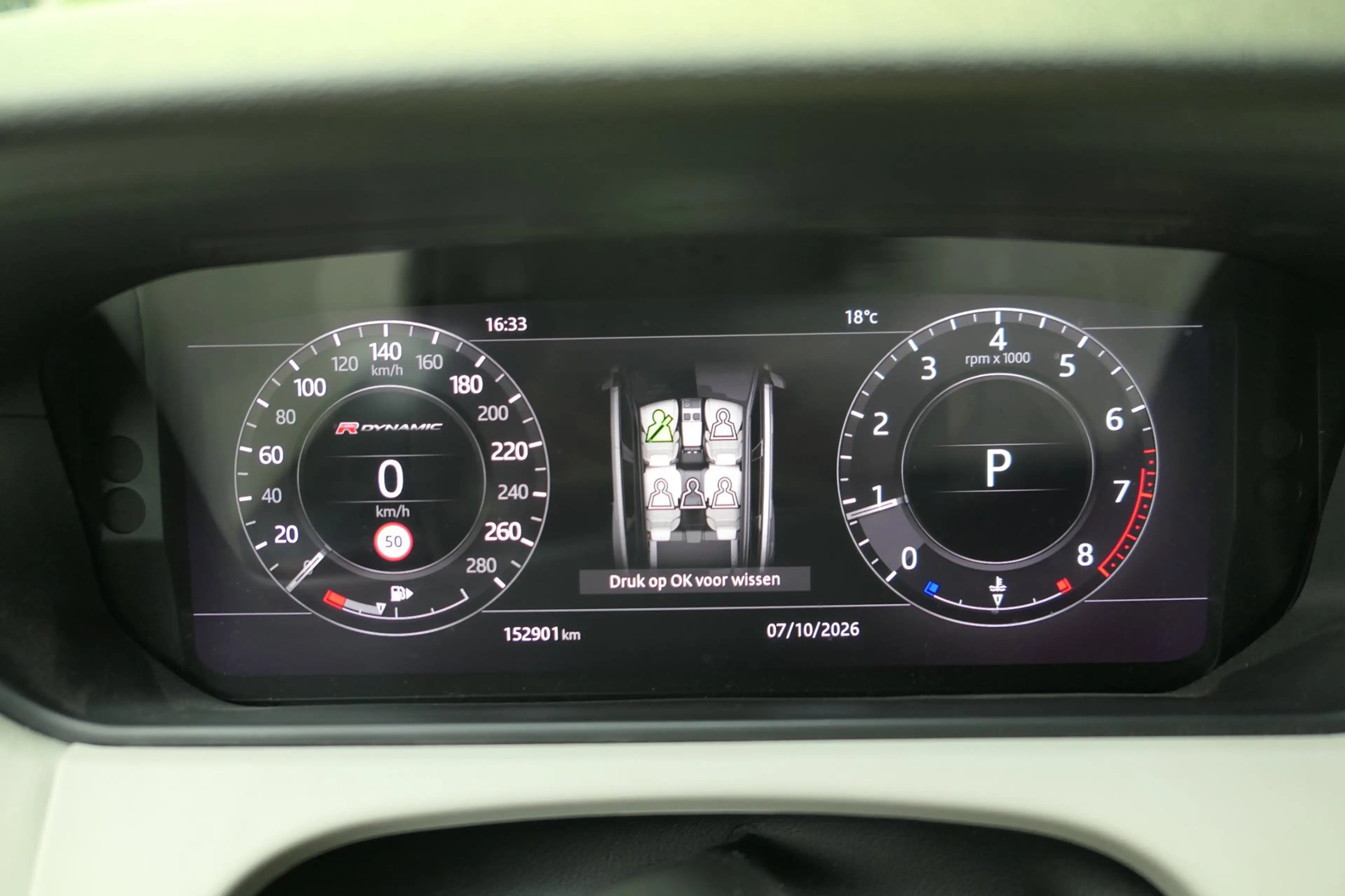 Land Rover Range Rover Velar 3.0 V6 SC AWD First Edition Luchtvering Panorama S — photo 4
