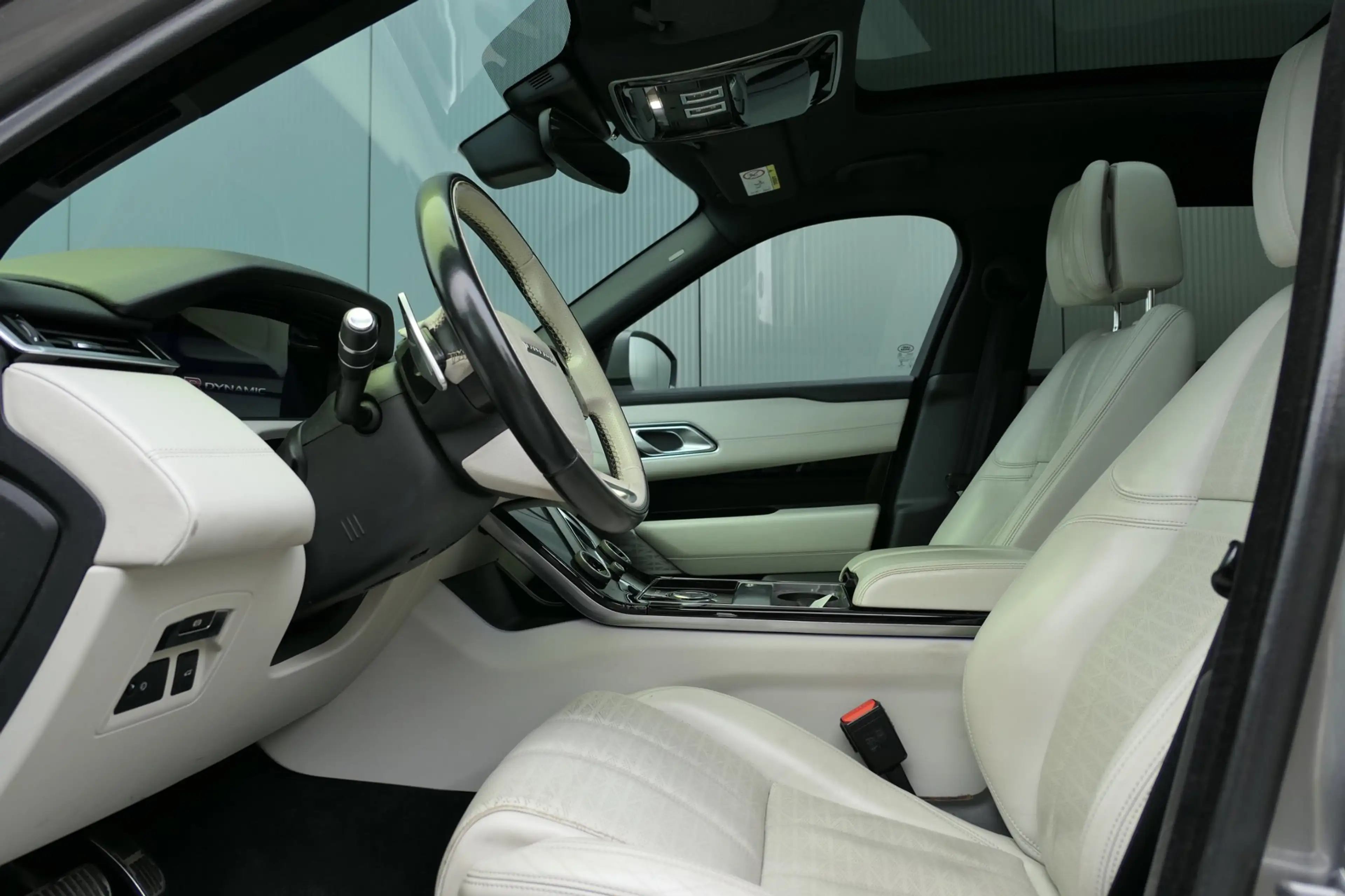 Land Rover Range Rover Velar 3.0 V6 SC AWD First Edition Luchtvering Panorama S — photo 3
