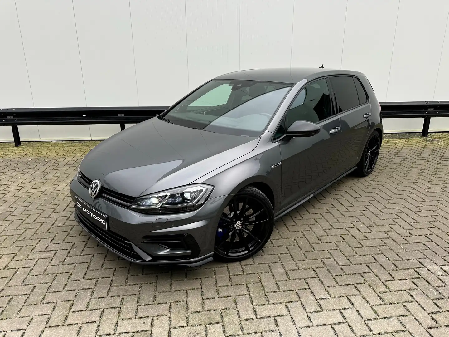 Volkswagen Golf R 4 MOTION | 340 PK | APR VW POWER UNIT | DYNAUDIO Šedá - 1