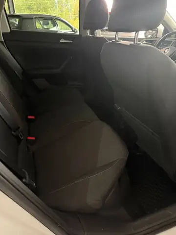 Volkswagen Polo view 12