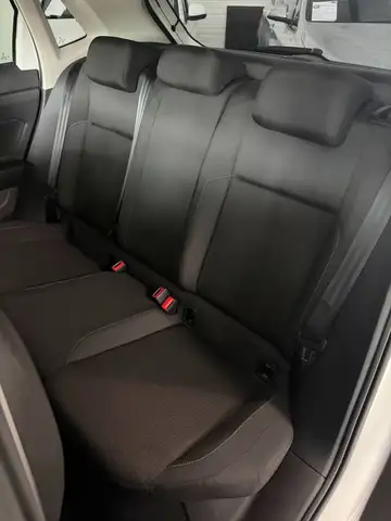 Volkswagen Polo view 11