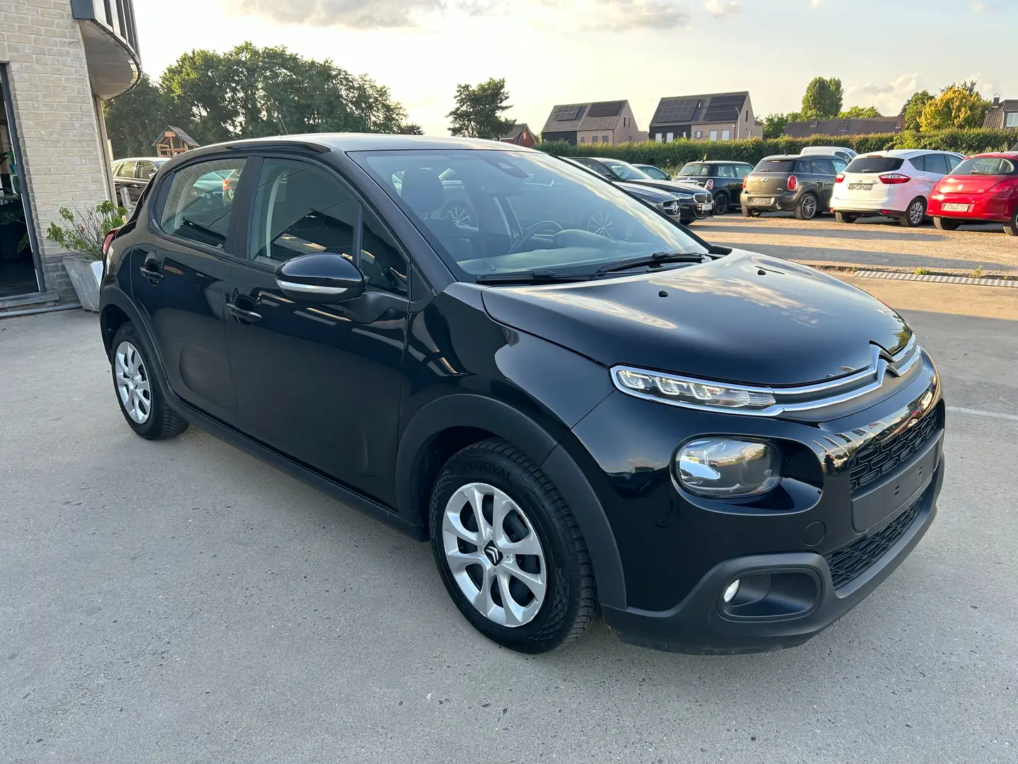 Citroen C3 1.5 BlueHDi airco navi cruise zie foto's Zwart - 2