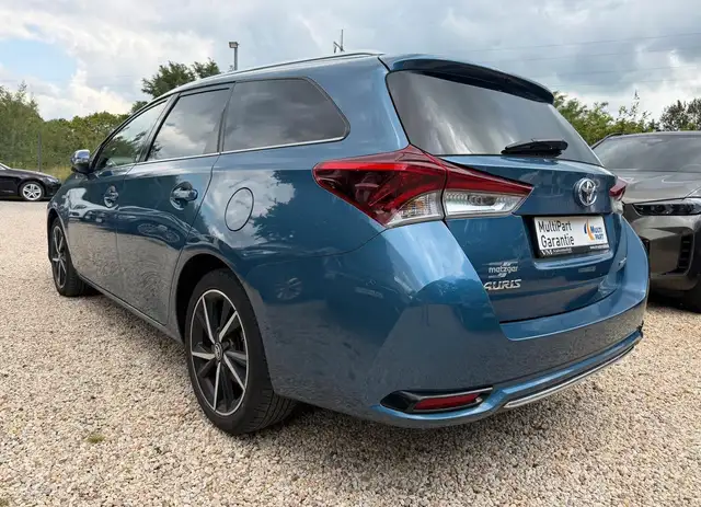 Toyota Auris view 6