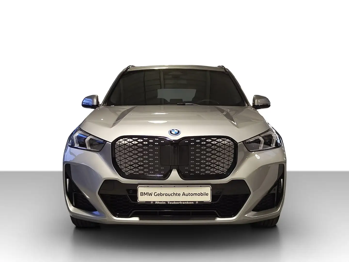 BMW iX1 xDrive30 M Sport Panorama*AHK*Parkassist*LED Silber - 2
