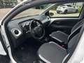 Toyota Aygo 1.0 VVT-i 72pk 5D x-play Clima / Camera /Apple car Blanc - thumbnail 14