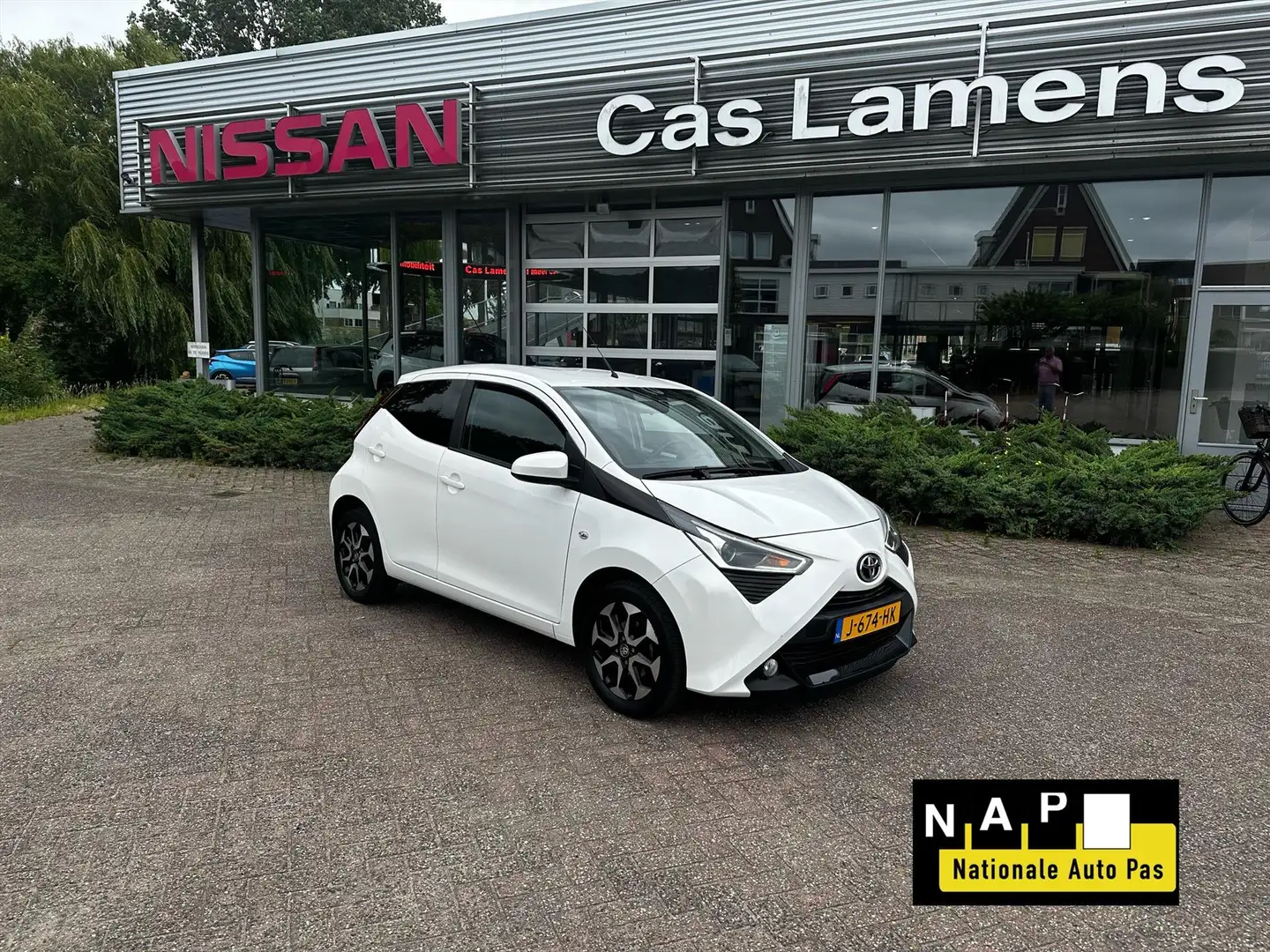 Toyota Aygo 1.0 VVT-i 72pk 5D x-play Clima / Camera /Apple car Blanc - 1