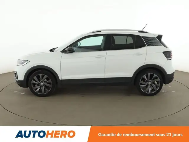 Volkswagen T-Cross view 3