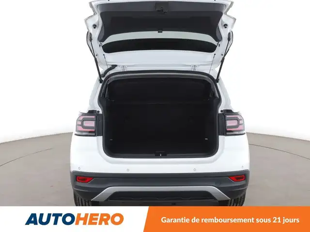 Volkswagen T-Cross view 16