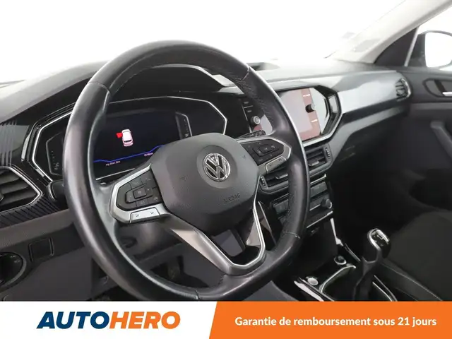 Volkswagen T-Cross view 11