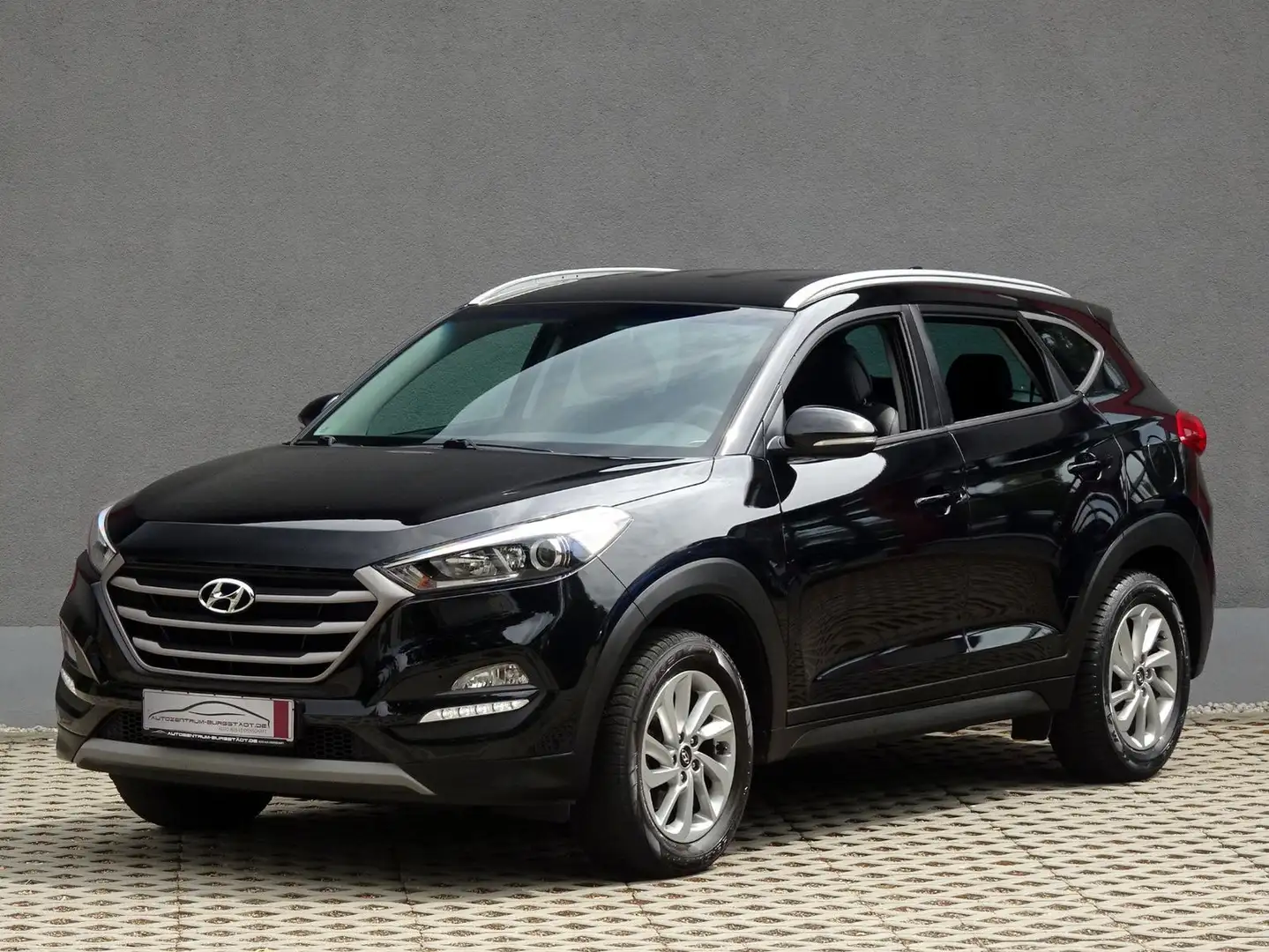 Hyundai TUCSON 1,6 GDi Trend/Leder/SH/Navi/17"LMF Negro - 1