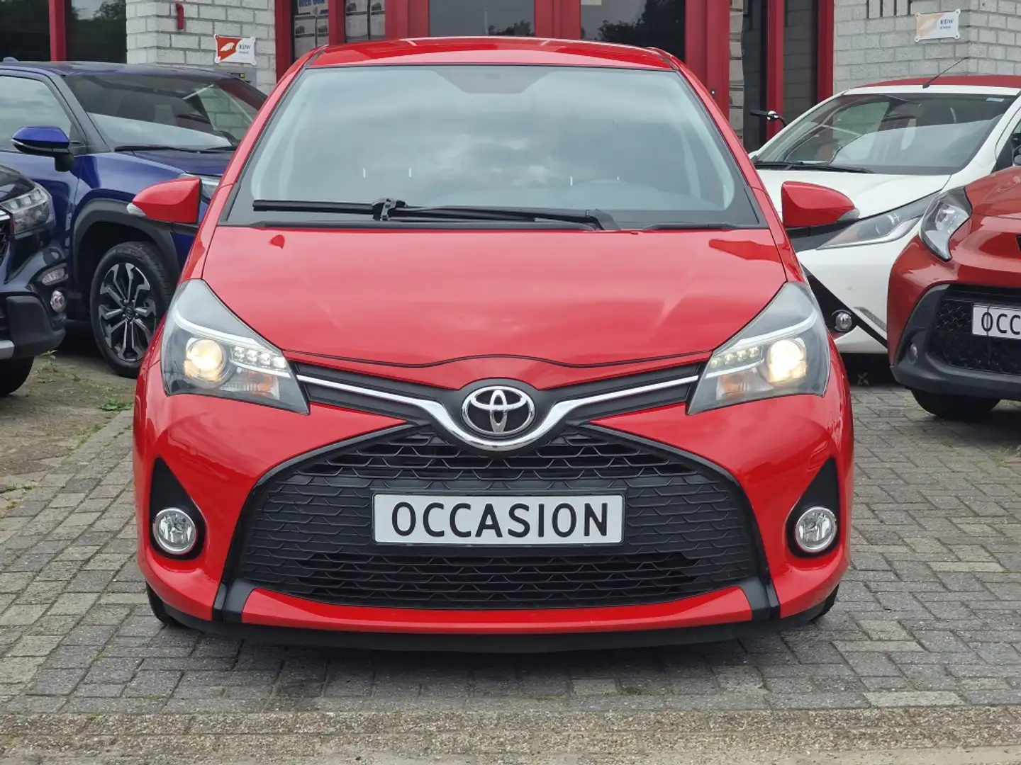 Toyota Yaris 1.3 VVT-i Dynamic Rood - 2