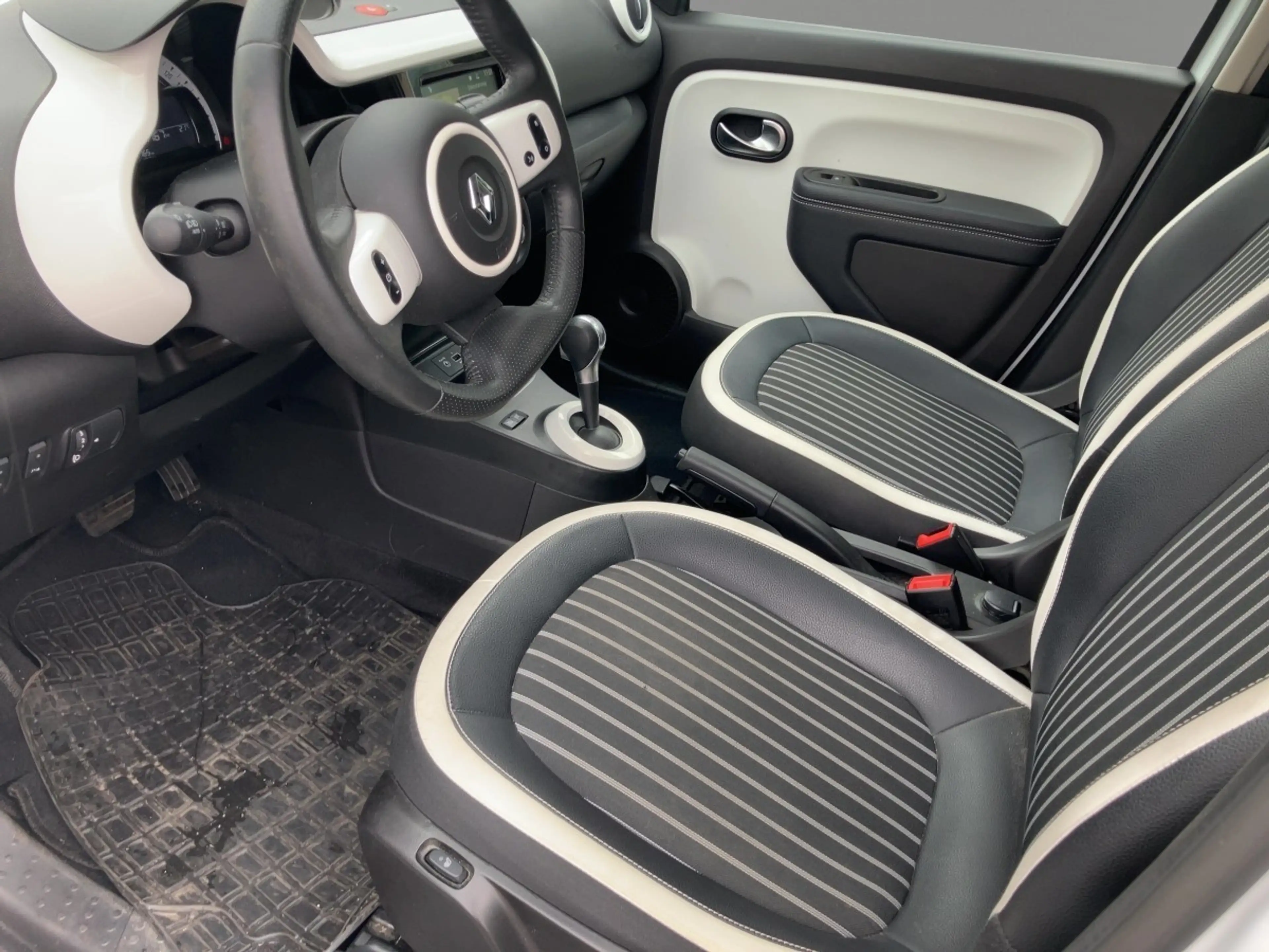 Renault Twingo Electric — photo 7