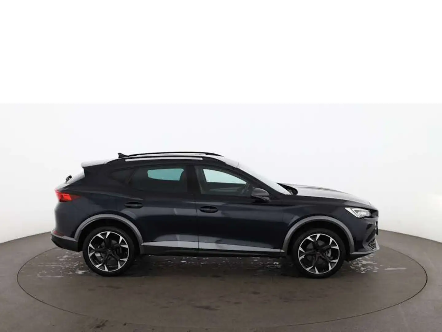 CUPRA Formentor 1.5 TSI Aut LED RADAR NAVI ASSIST R-CAM Blau - 2