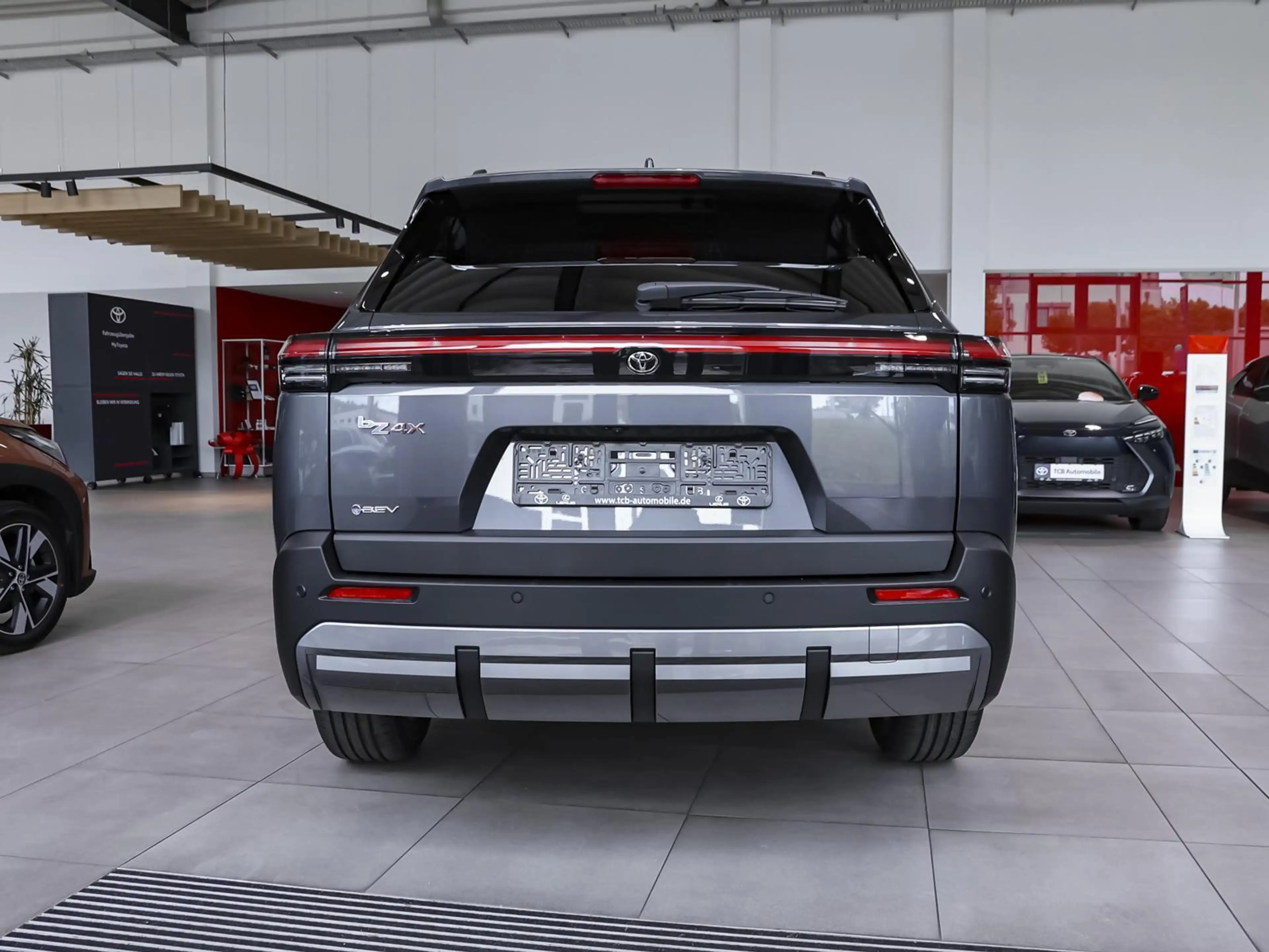 Toyota bZ4X Touring FWD Teamplayer NAVI SHZ PDC KLIMA — photo 4