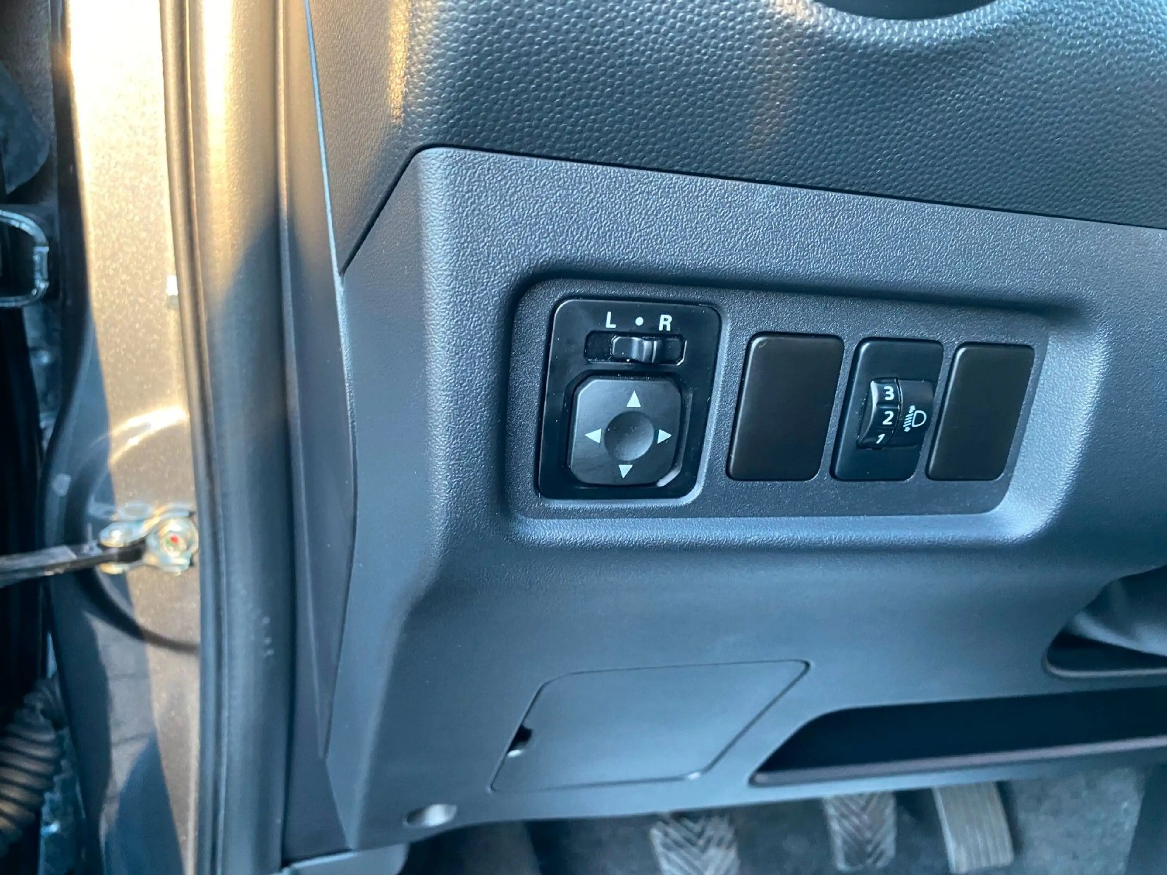 Mitsubishi Space Star Select — photo 12
