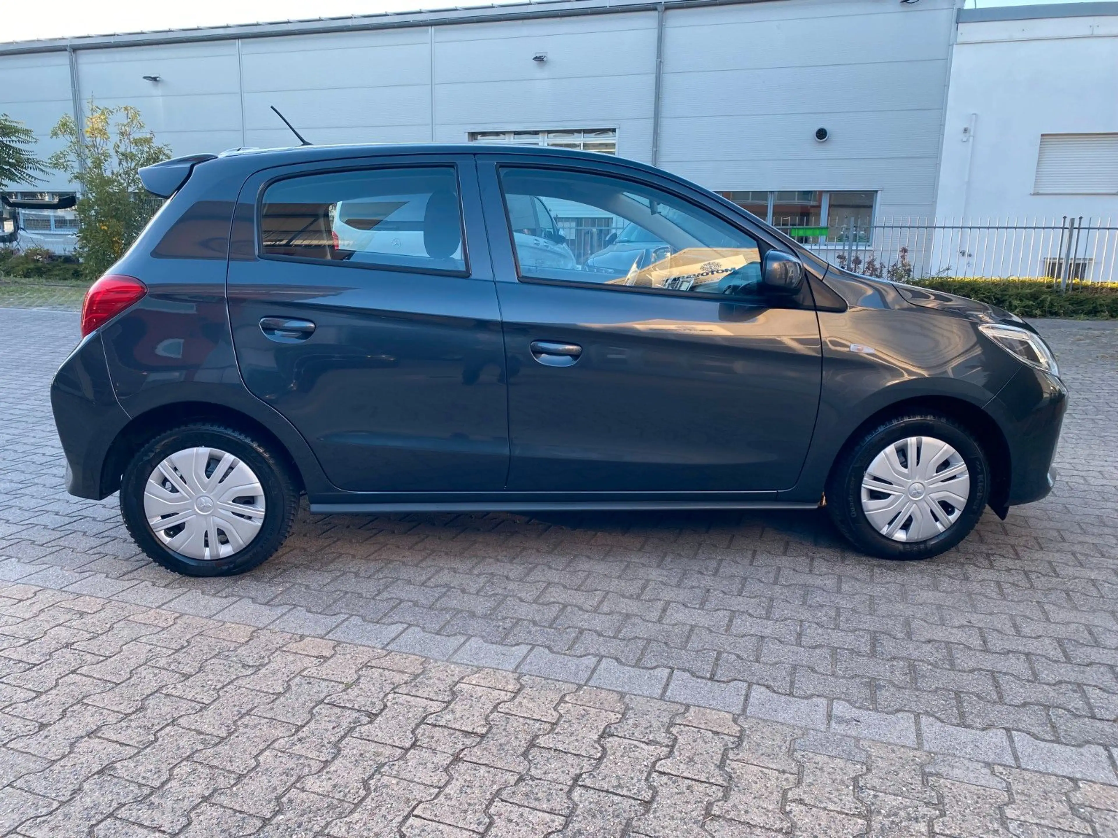 Mitsubishi Space Star Select — photo 3