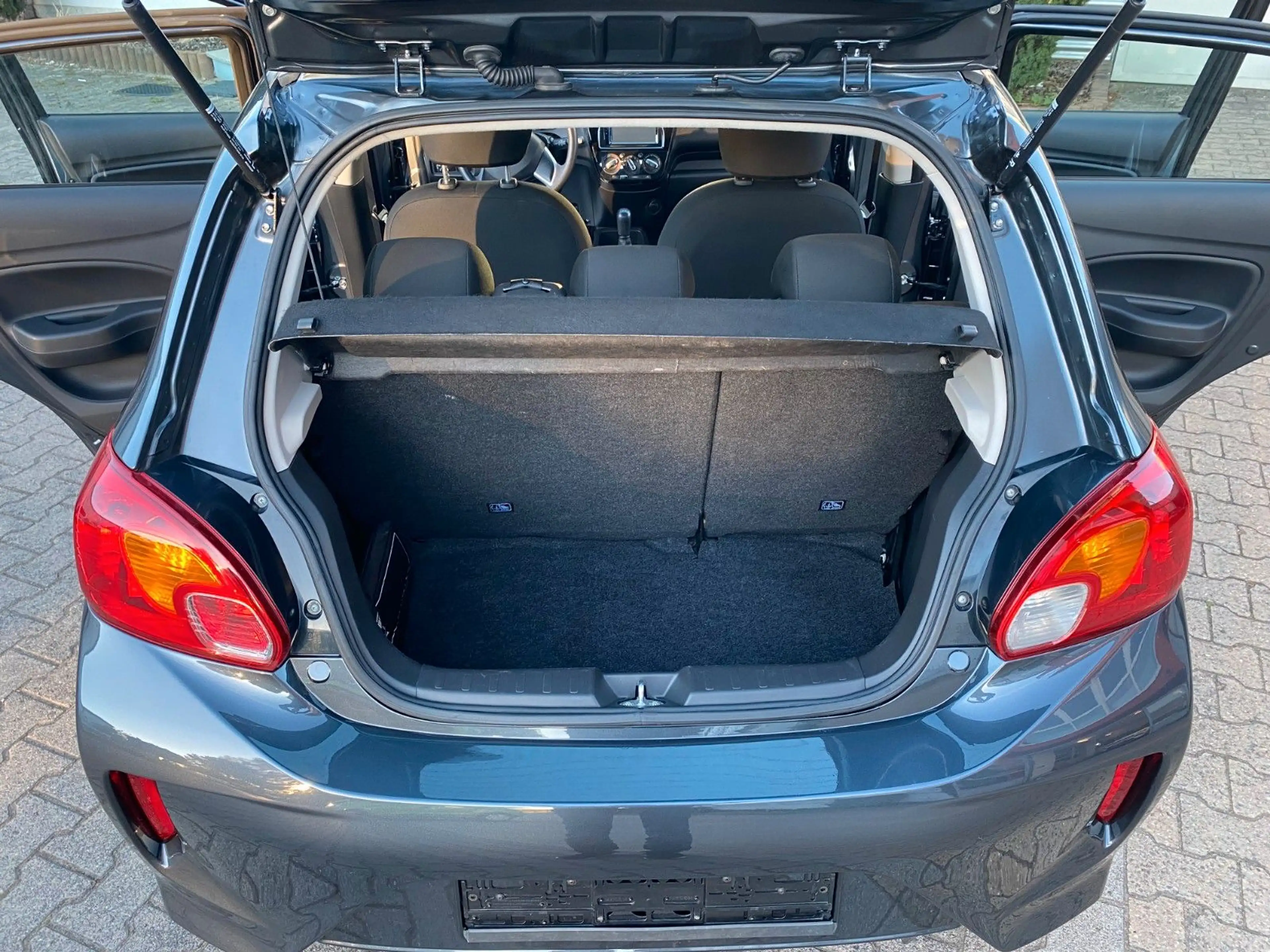 Mitsubishi Space Star Select — photo 9