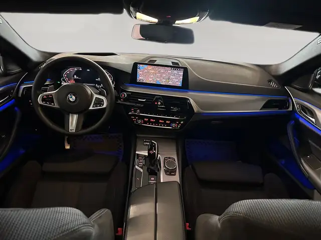 BMW 5 Series view 19