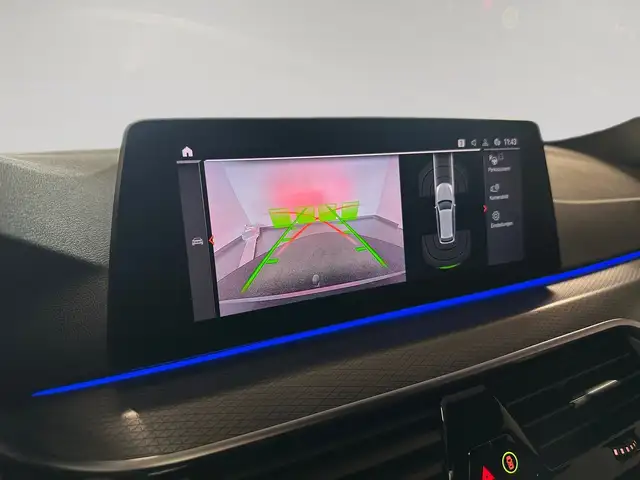 BMW 5 Series view 26
