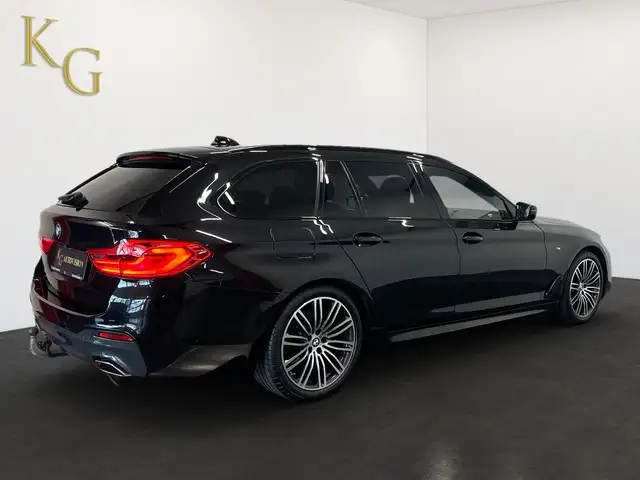 BMW 5 Series view 7