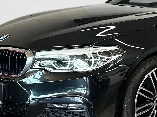 BMW 5 Series view 12
