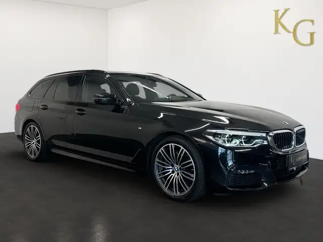 BMW 5 Series view 10