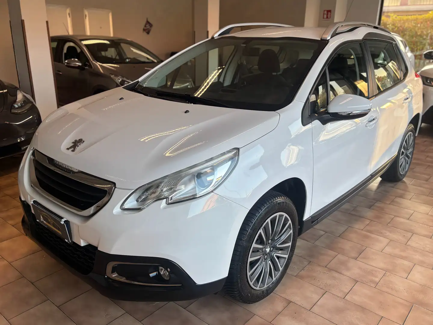 Peugeot 2008 2008 1.2 puretech *PER NEOPATENTATI* Gris - 1