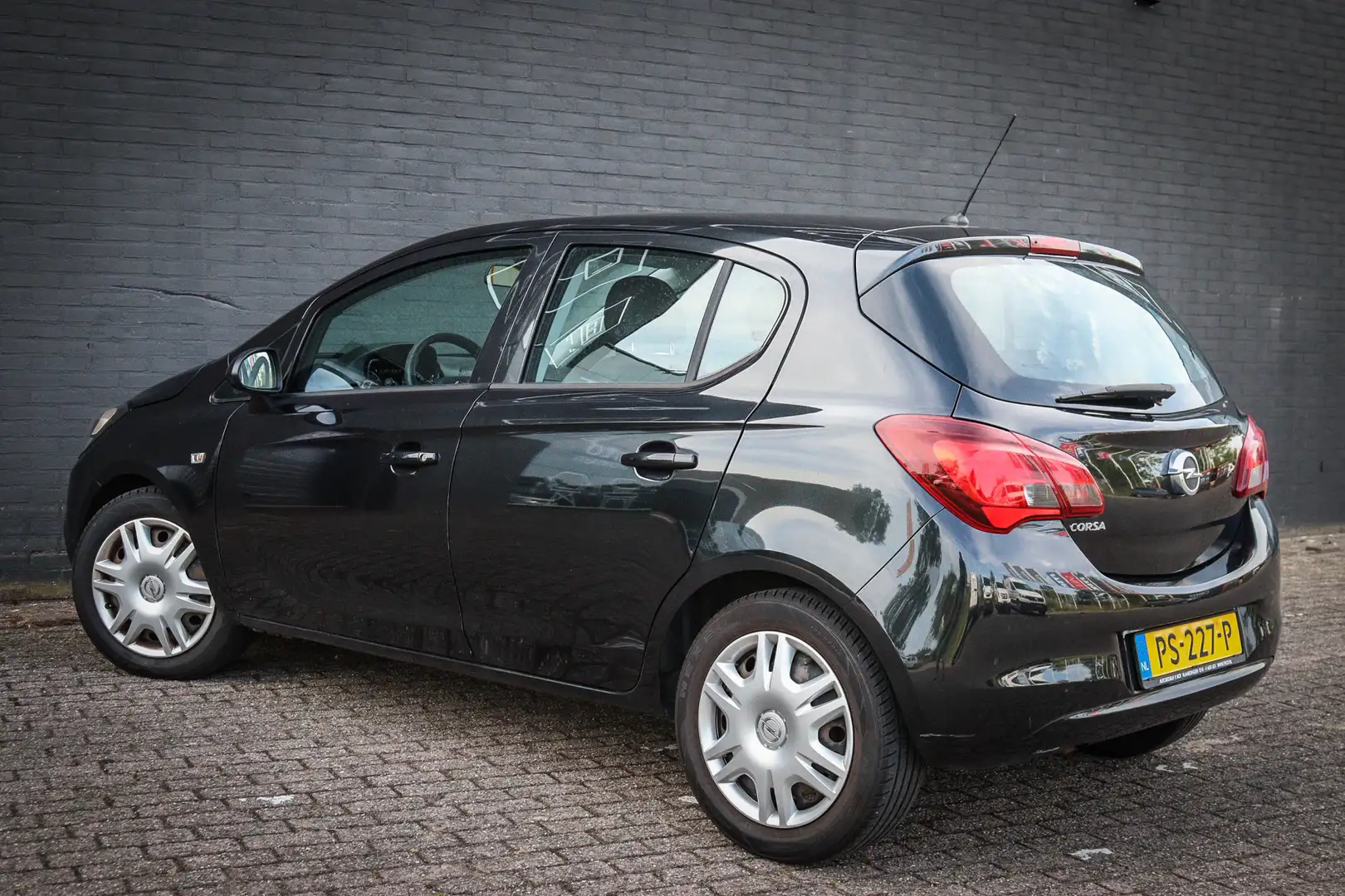 Opel Corsa 1.2 Nieuw binnen; Jouw droomauto? Zwart - 2