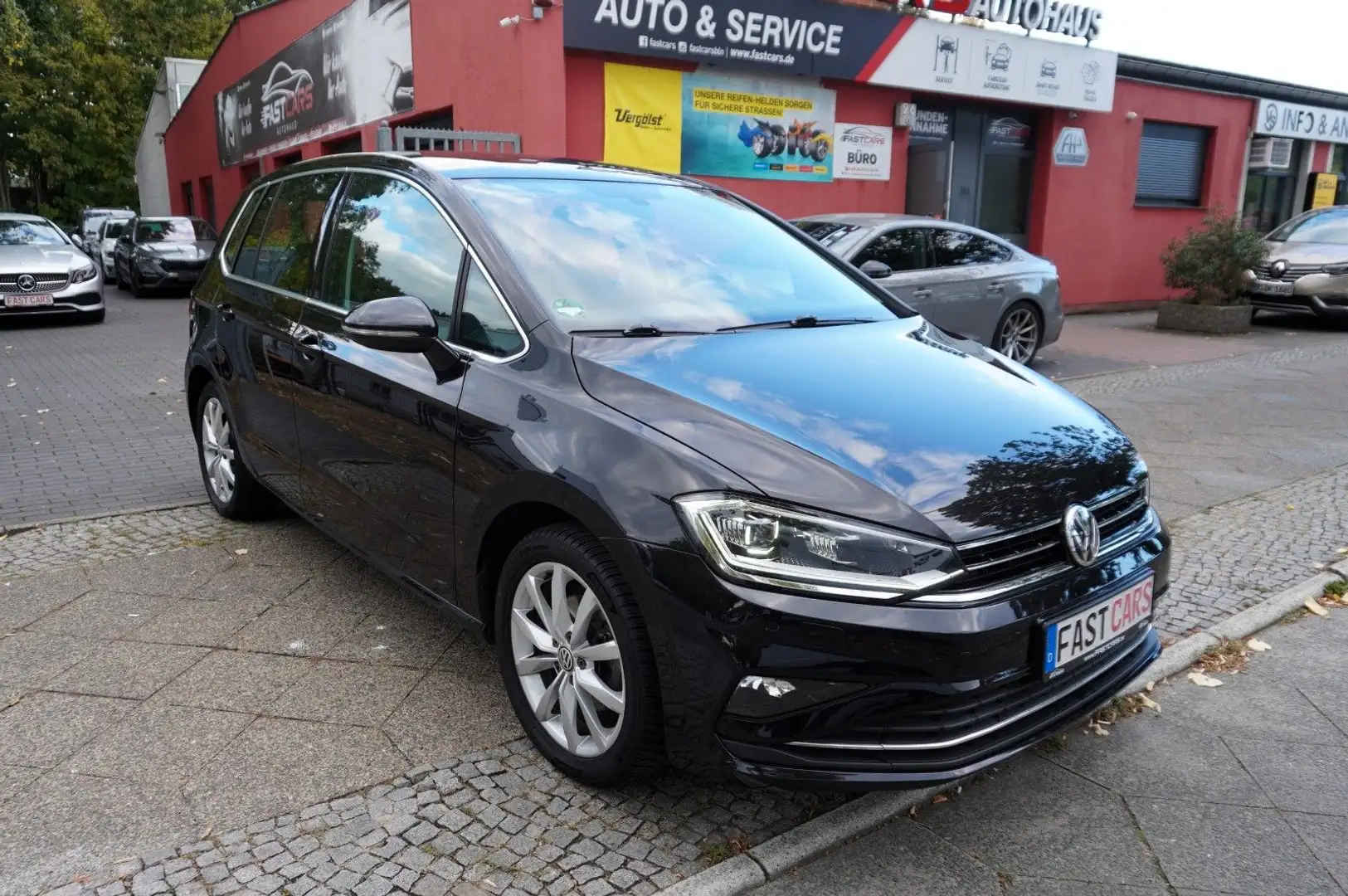 Volkswagen Golf Sportsvan VII Highline LED ACC SHZ Massage! Schwarz - 2