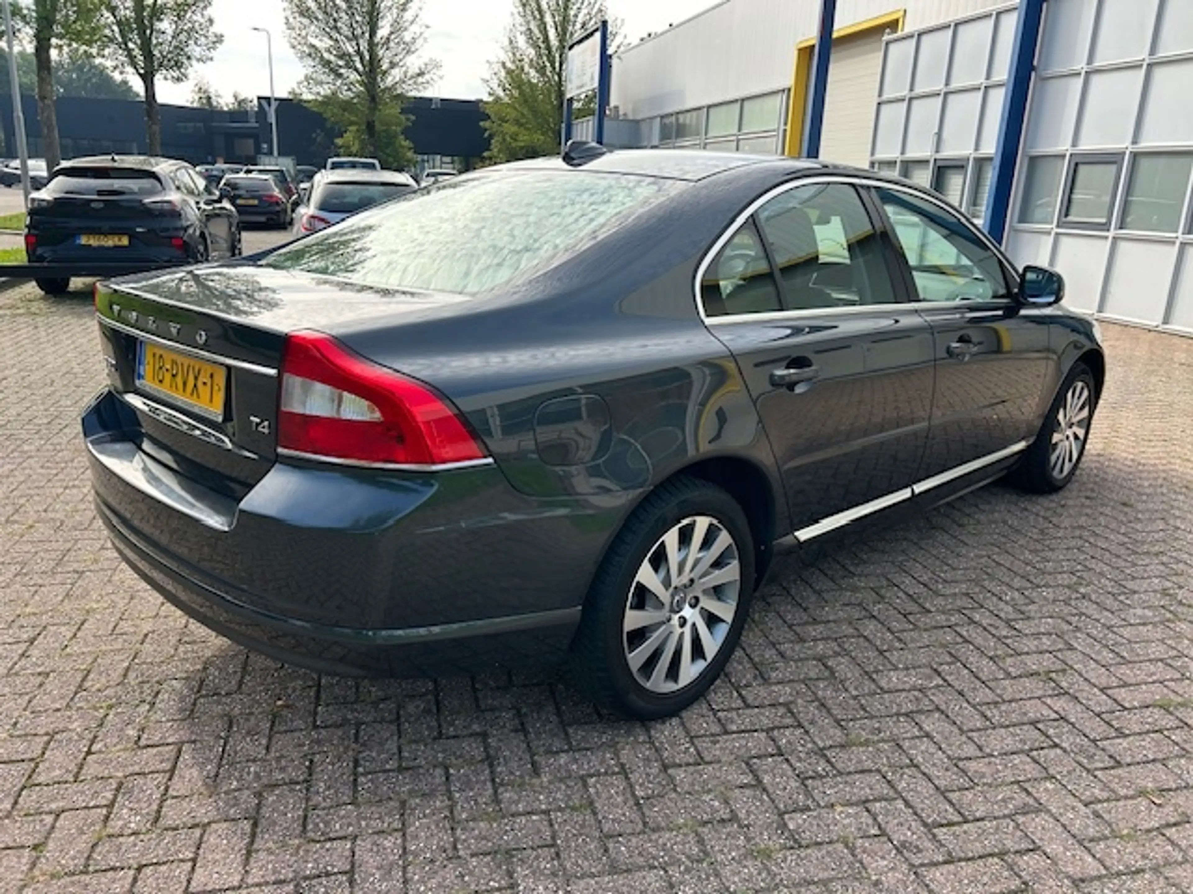 Volvo S80 1.6 T4 Momentum 180PK NAVI CRUISE STOELVW NAP! — photo 5