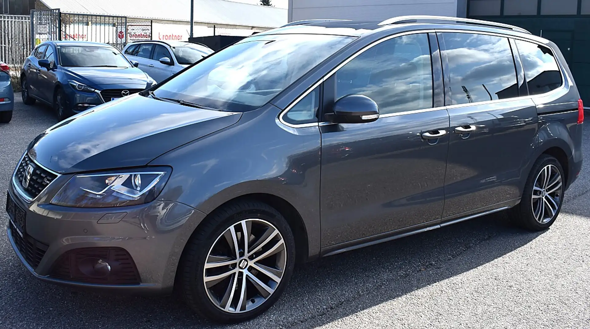 SEAT Alhambra FR 2,0 TDI 4WD Grau - 1