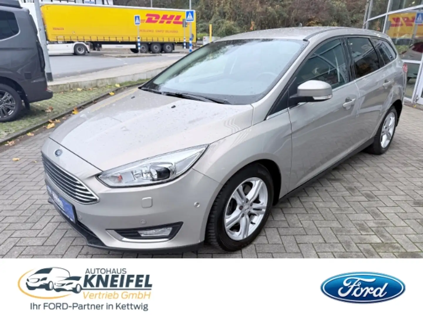 Ford Focus Turnier Titanium AHK-klappbar Navi Leder Bi-Xenon Grijs - 1