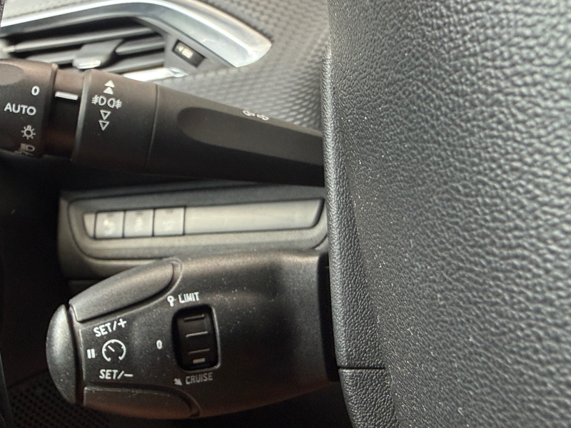 Peugeot 2008 2008 1.6 BlueHDi GT /Navi/Led/Pdc/J.a/Garantie/ — photo 11