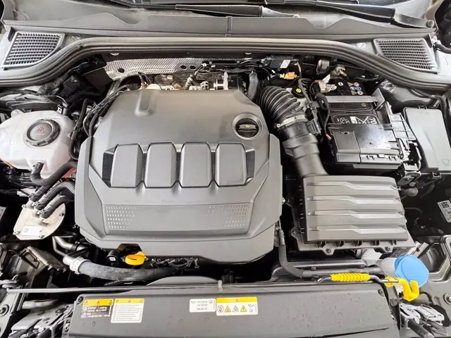 Volkswagen Golf view 13