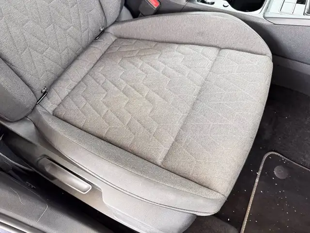 Volkswagen Golf view 9
