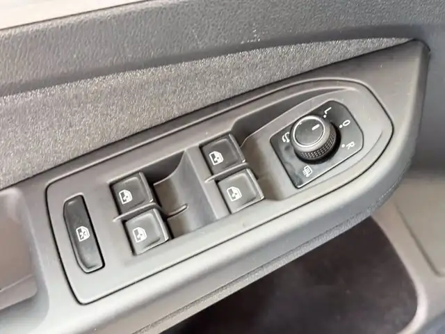 Volkswagen Golf view 20