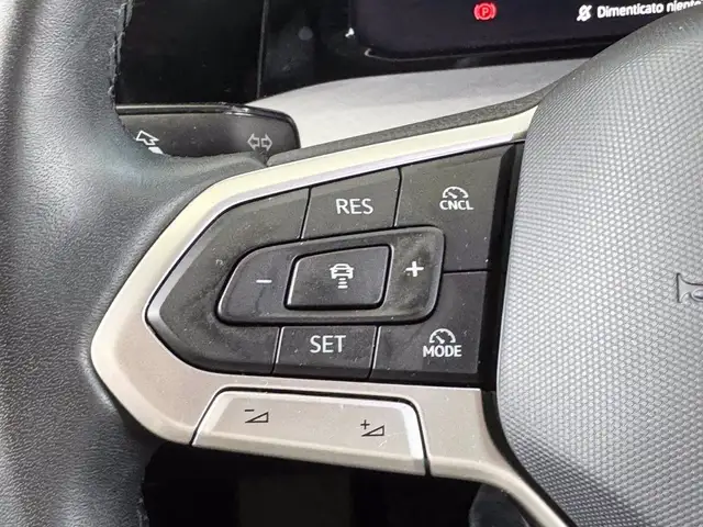 Volkswagen Golf view 21