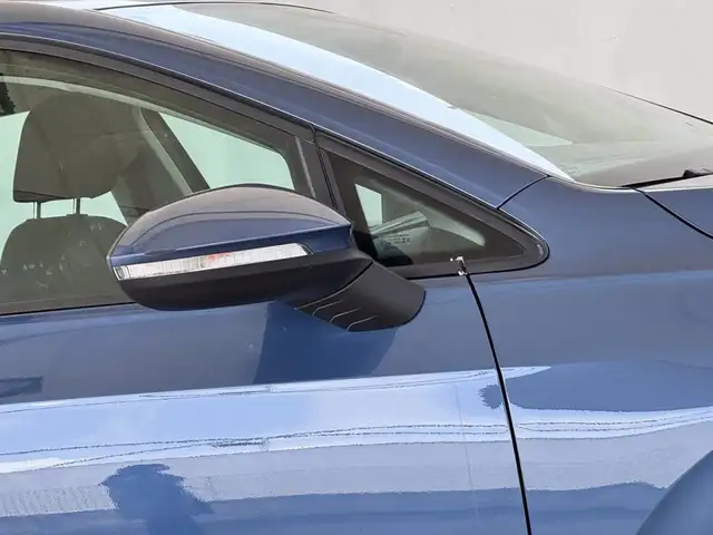 Volkswagen Golf view 16