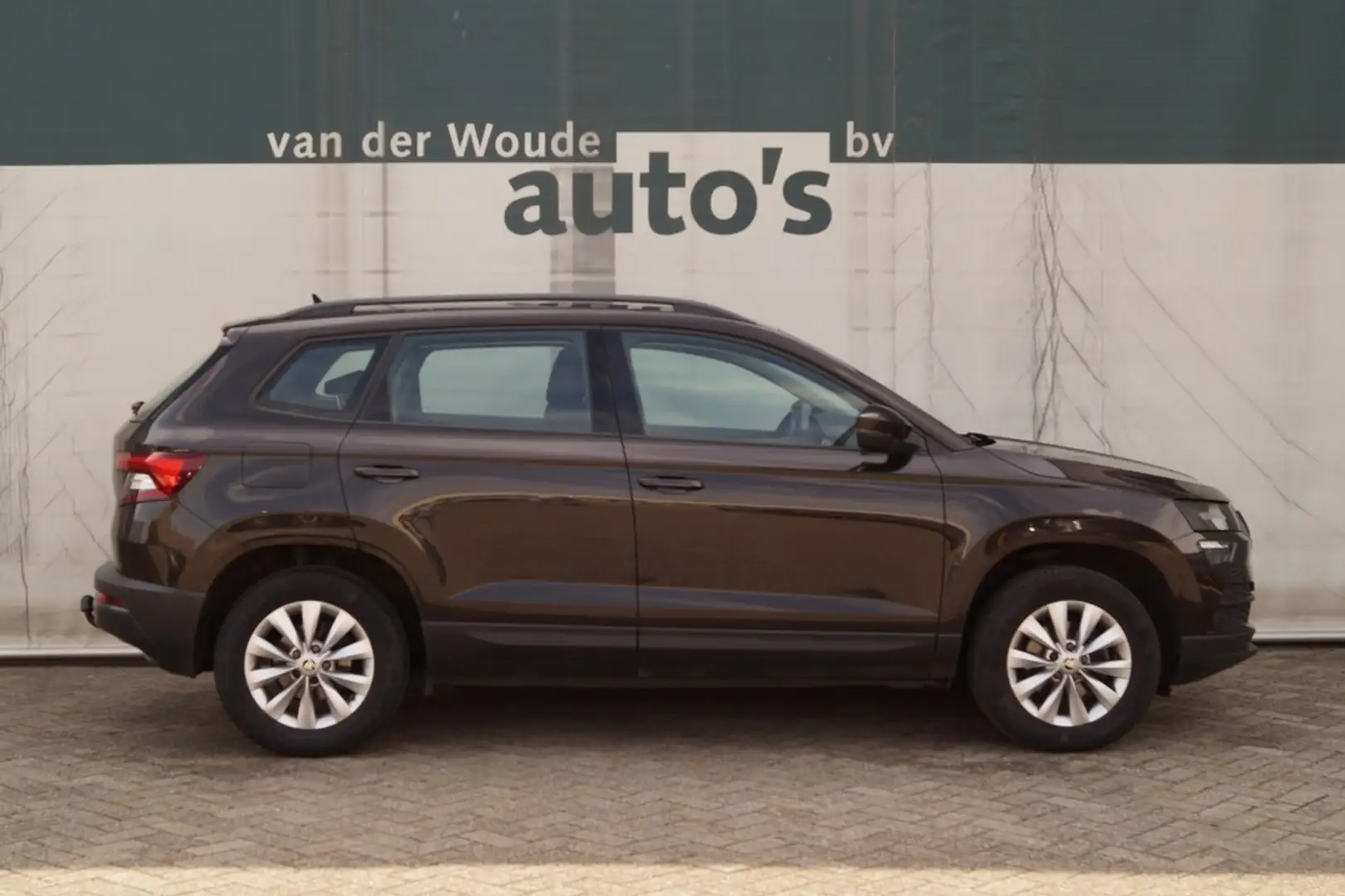 Skoda Karoq 1.5 TSI 150pk DSG Business Edition -NAVI-ECC-PDC- Bruin - 2