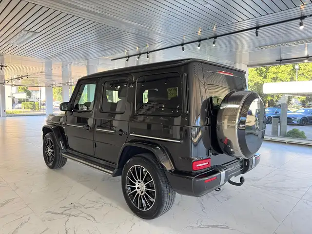 Mercedes-Benz G 500 view 6