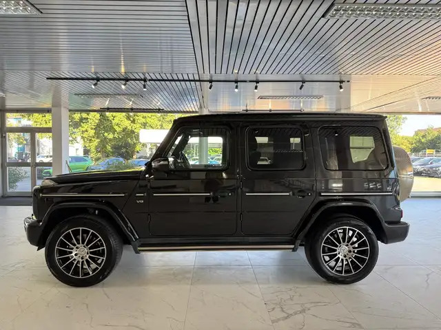Mercedes-Benz G 500 view 4